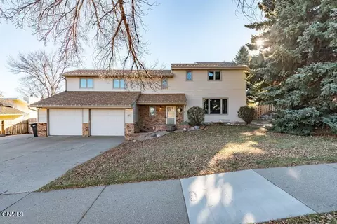 507 Aspen Ave, Bismarck, ND 58503