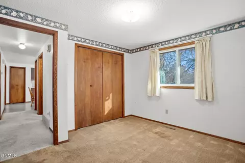 2502 15th Ave W, Williston, ND 58801 photo 25