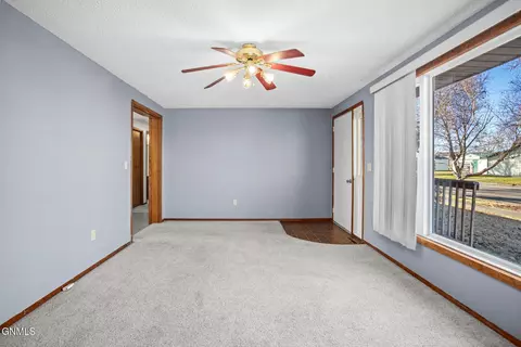 2502 15th Ave W, Williston, ND 58801 photo 13