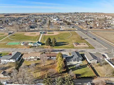 2502 15th Ave W, Williston, ND 58801 photo 7
