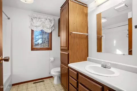 2502 15th Ave W, Williston, ND 58801 photo 19