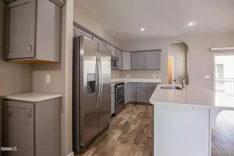 3209 Kenner Lp, Bismarck, ND 58504 photo 9