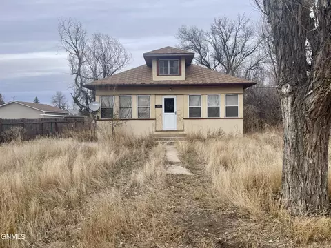 305 2nd St S, Froid, MT 59226