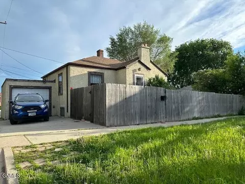 811 B Ave E, Bismarck, ND 58501