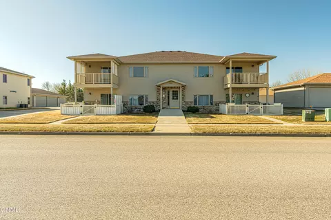 4601 Mckenzie Dr SE, Mandan, ND 58554