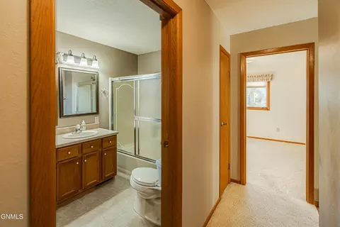 Entry Way - 1409 15th St SE, Mandan, ND 58554 photo 3 of 3