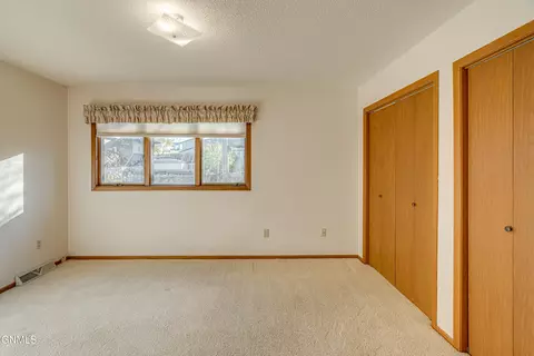 Bedroom - 1409 15th St SE, Mandan, ND 58554 photo 1 of 7