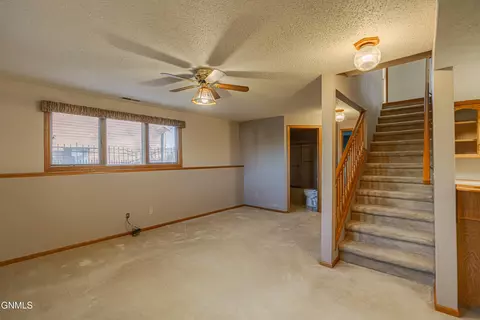 Living - 1409 15th St SE, Mandan, ND 58554 photo 2 of 9