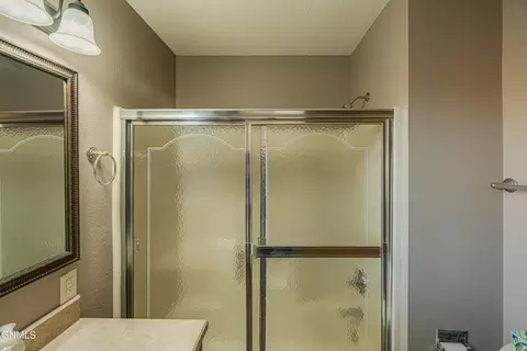Bath - 1409 15th St SE, Mandan, ND 58554 photo 5 of 9