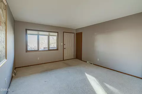 Living - 1409 15th St SE, Mandan, ND 58554 photo 3 of 9