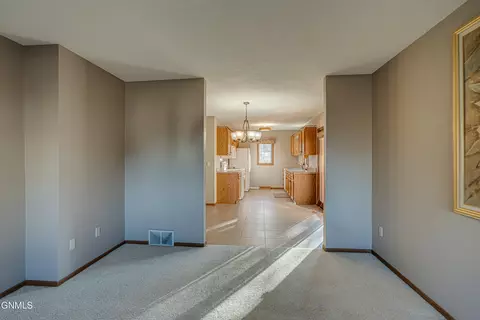 Living - 1409 15th St SE, Mandan, ND 58554 photo 5 of 9