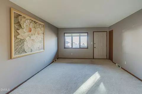 Living - 1409 15th St SE, Mandan, ND 58554 photo 1 of 9