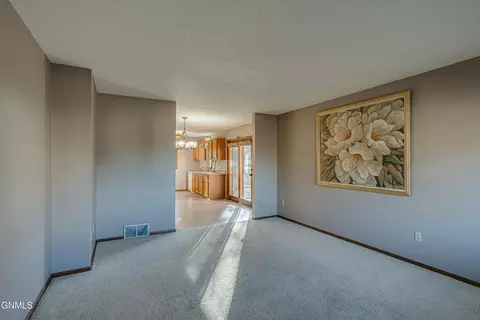 Living - 1409 15th St SE, Mandan, ND 58554 photo 4 of 9