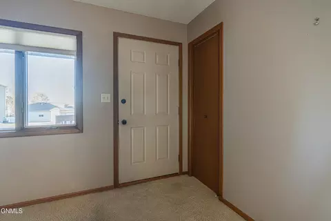 Entry Way - 1409 15th St SE, Mandan, ND 58554 photo 1 of 3