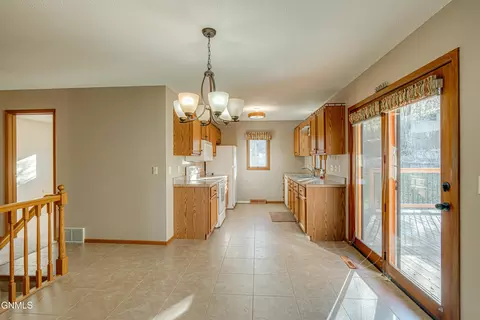 Kitchen - 1409 15th St SE, Mandan, ND 58554 photo 3 of 10