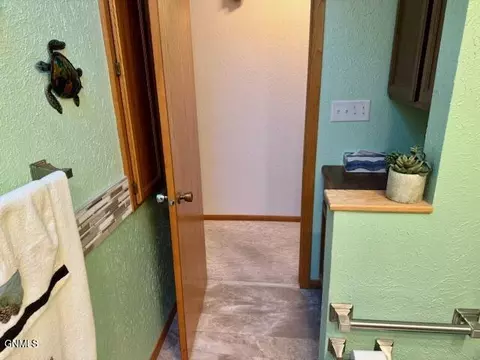1042 Riverview Ave, Bismarck, ND 58504 photo 13
