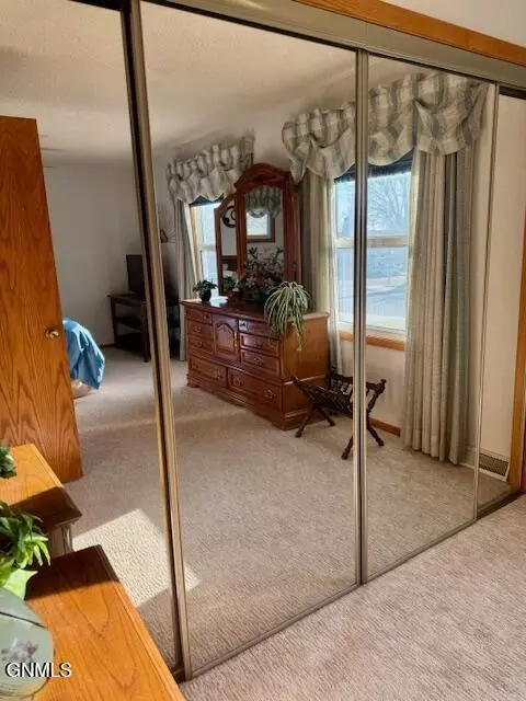 1042 Riverview Ave, Bismarck, ND 58504 photo 22