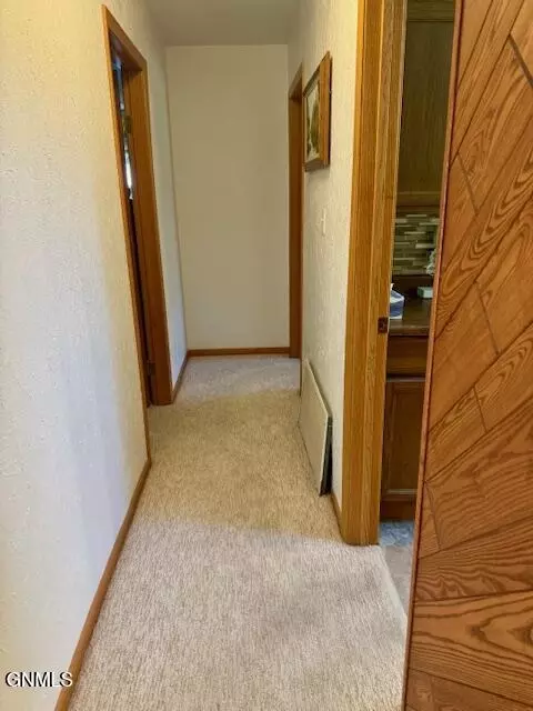 1042 Riverview Ave, Bismarck, ND 58504 photo 11