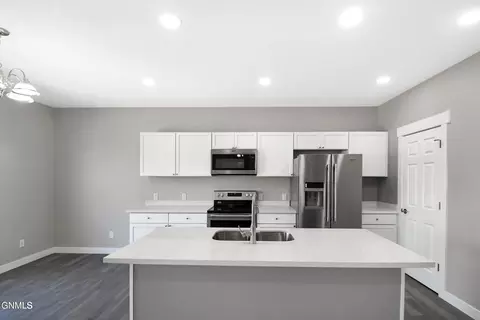 3738 Rocky Wagon St, Williston, ND 58801 photo 8