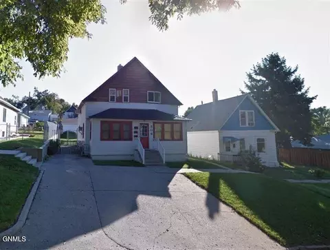 506 1st Ave NW, Mandan, ND 58554