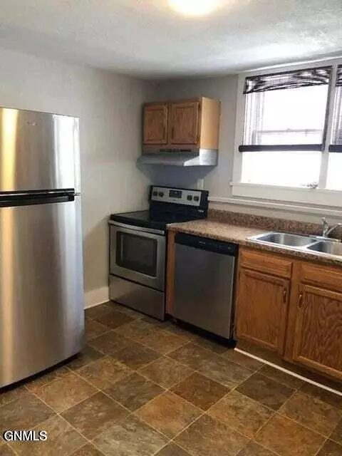 Kitchen - 2110 E Rosser Ave, Bismarck, ND 58501 photo 3 of 3