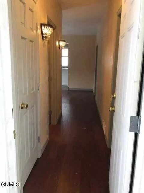 Entry Way - 2110 E Rosser Ave, Bismarck, ND 58501 photo 1 of 1