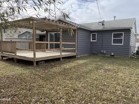 Exterior - 2022 7th Ave E, Williston, ND 58801 photo 2 of 2