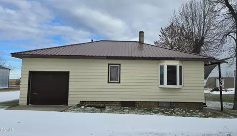 236 Frances St N, Streeter, ND 58483