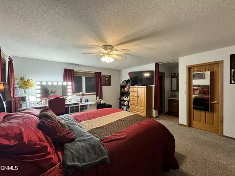 834 4th Ave NE, Garrison, ND 58540 photo 26