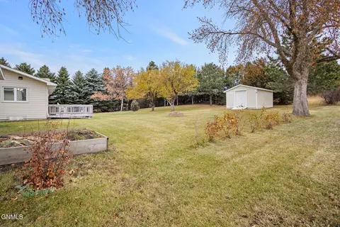 834 4th Ave NE, Garrison, ND 58540 photo 46
