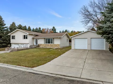 834 4th Ave NE, Garrison, ND 58540 photo 2