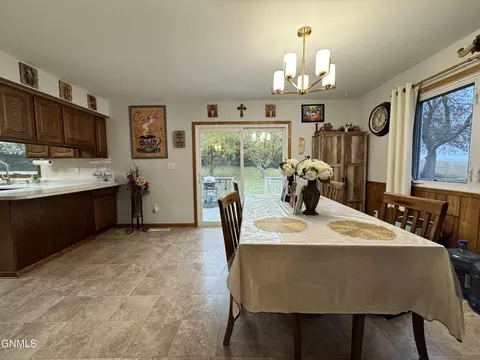 834 4th Ave NE, Garrison, ND 58540 photo 14