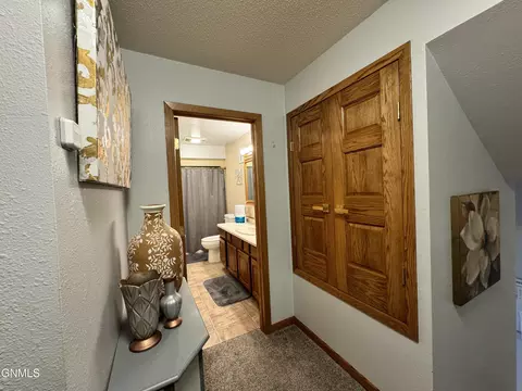 834 4th Ave NE, Garrison, ND 58540 photo 23