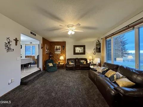 834 4th Ave NE, Garrison, ND 58540 photo 6