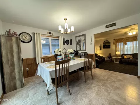 834 4th Ave NE, Garrison, ND 58540 photo 15