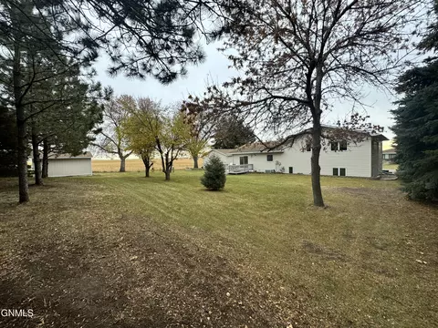 834 4th Ave NE, Garrison, ND 58540 photo 43