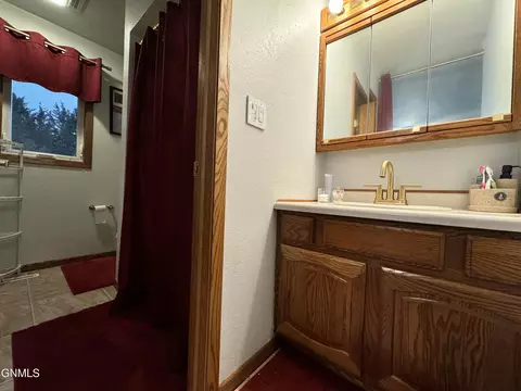 834 4th Ave NE, Garrison, ND 58540 photo 27