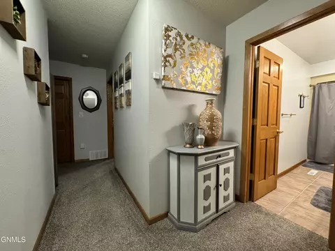 834 4th Ave NE, Garrison, ND 58540 photo 22
