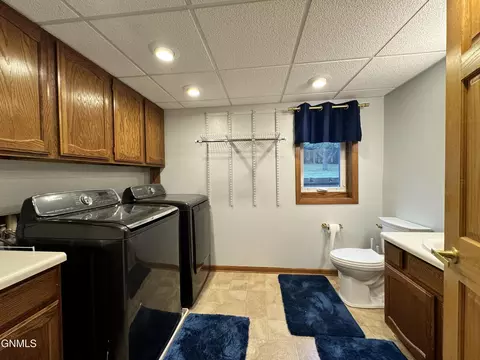 834 4th Ave NE, Garrison, ND 58540 photo 33