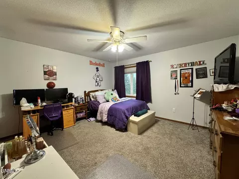 834 4th Ave NE, Garrison, ND 58540 photo 30