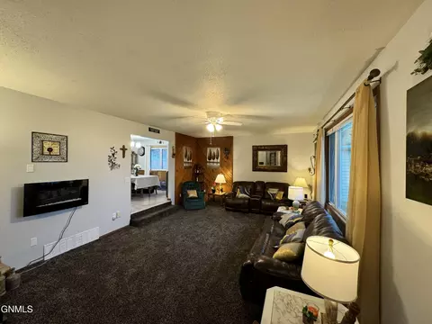 834 4th Ave NE, Garrison, ND 58540 photo 7
