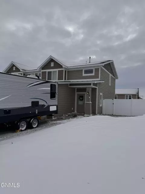 3517 11th Ave NE, Watford City, ND 58854