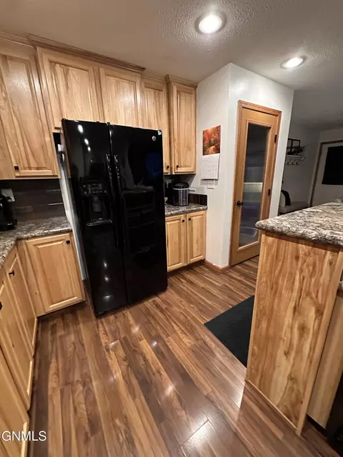 5471 Laurice Ave, Williston, ND 58801 photo 12