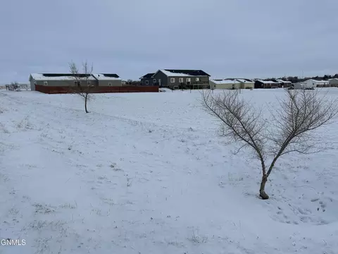 5471 Laurice Ave, Williston, ND 58801 photo 3