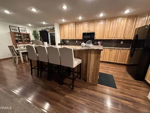 5471 Laurice Ave, Williston, ND 58801 photo 8