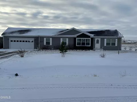5471 Laurice Ave, Williston, ND 58801 photo 2