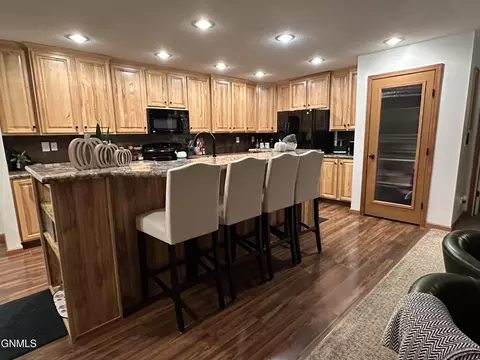 5471 Laurice Ave, Williston, ND 58801 photo 6