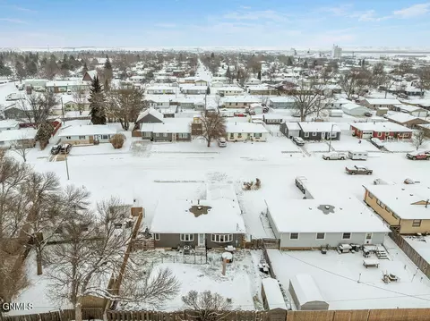 View/Area - 503 15th Ave W, Williston, ND 58801 photo 3 of 3