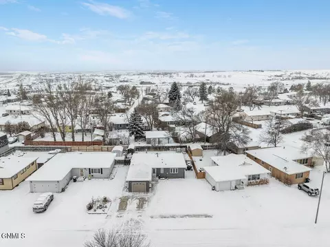 View/Area - 503 15th Ave W, Williston, ND 58801 photo 1 of 3