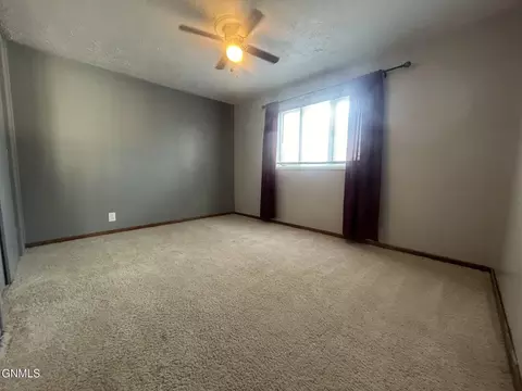 107 3rd Ave NW, Bowman, ND 58623 photo 7